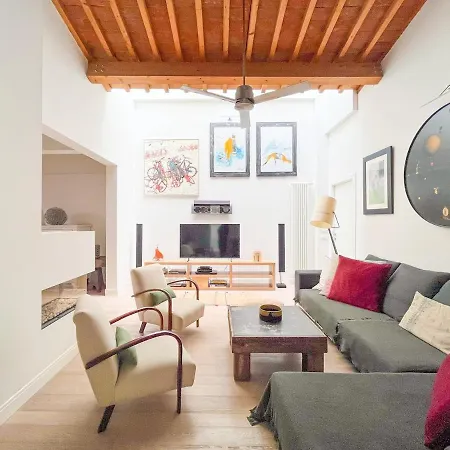 Cozy Loft In The Heart Of Apartment