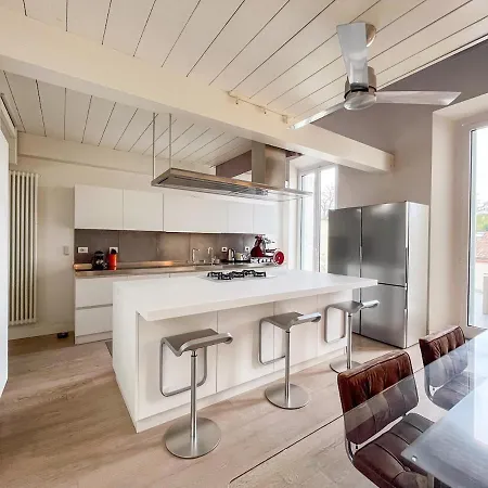 Cozy Loft In The Heart Of