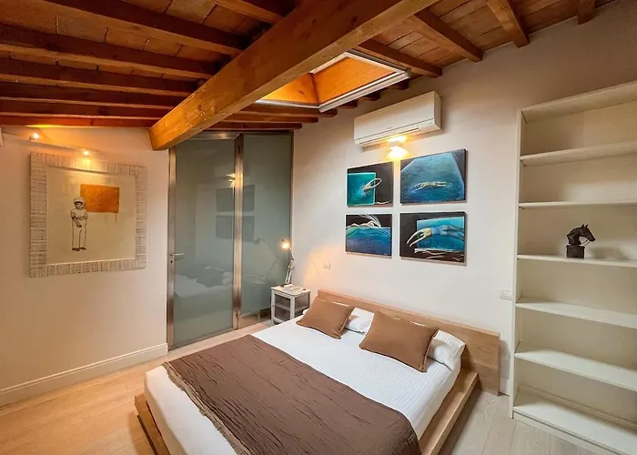 Cozy Loft In The Heart Of *